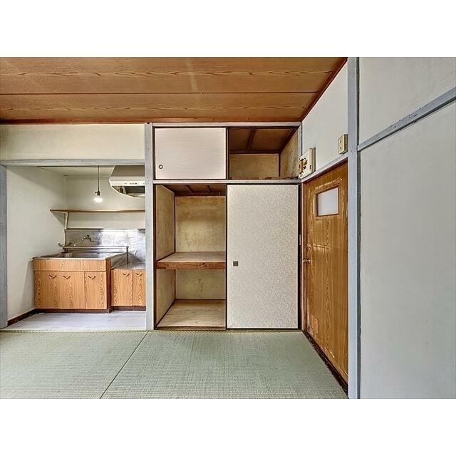 天袋もありしっかり入る押入れです