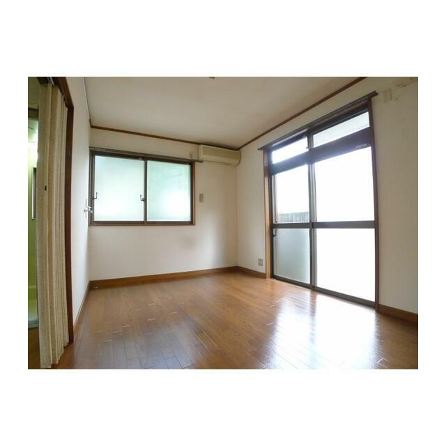 角部屋なので２面に窓があります。