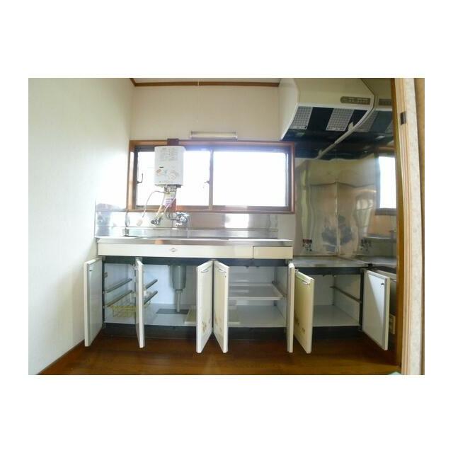 収納箇所が確保されたキッチンです。
