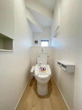 毎日使うからこそ、汚れにくくお手入れもしやすい設計の洗浄便座＾＾