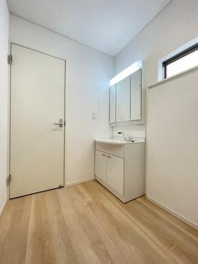 朝の準備・毎日の洗濯・帰宅後のお風呂と大活躍の洗面スペース＾＾