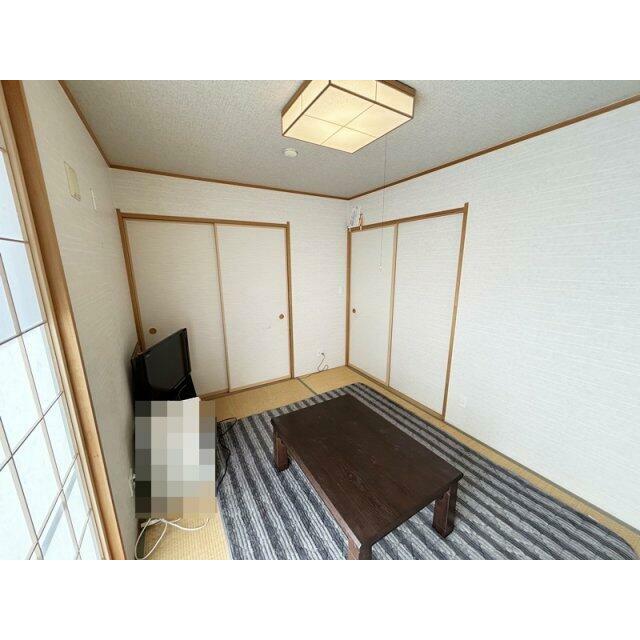 戸を開け放つと、リビングと合わせて約20帖の広々空間になります
