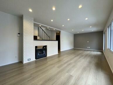 照明ダウンライトに交換。