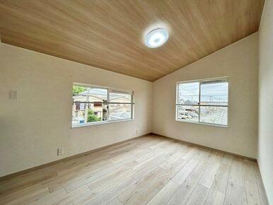 「２階北洋室」天井にアクセントがあるお部屋です
