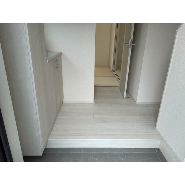 帰ってきたらまずは玄関で消毒や消臭を（4号棟）