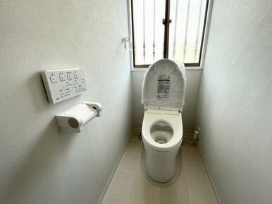 「トイレ」TOTO製のウォシュレット一体型、新品交換