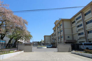 一宮市立浅井中学校