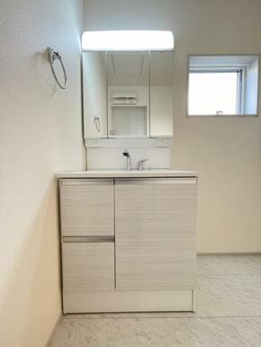 水が流れやすく汚れがたまりにくい設計でお手入れもらくらくです！