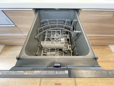 忙しい朝や冬の寒い日の洗い物はお任せ！毎日の家事を軽減できる食器洗浄機付きです＾＾