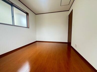 西側洋室約6帖