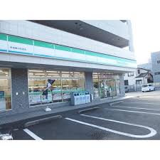 ファミリーマート　鶴川駅西店