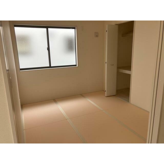 温かみを感じる畳の空間、インテリアに＋αのテイストを加えてアイデア無限大（2号棟）