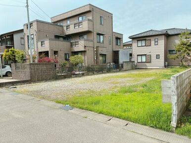 南向き道路に接しているので日当たりのよい土地です！