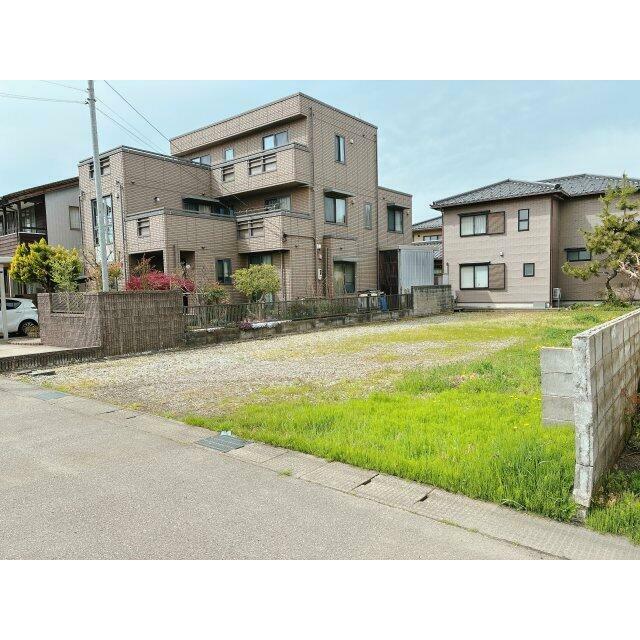 南向き道路に接しているので日当たりのよい土地です！