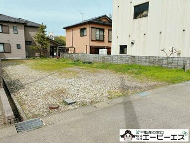 南向き道路に接しているので日当たりのよい土地です！