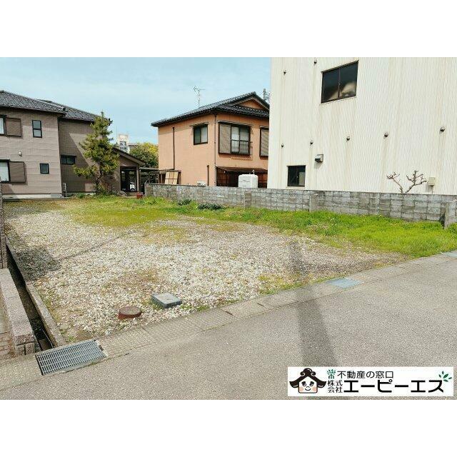 南向き道路に接しているので日当たりのよい土地です！