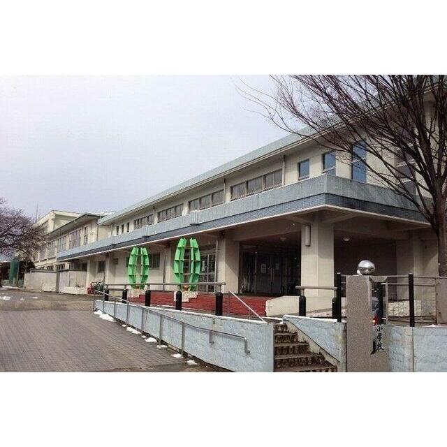 福島市立野田小学校まで550m