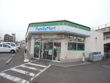 ファミリーマート小倉紫川インター店