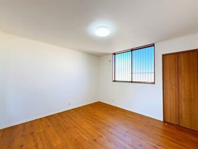 「洋室３」約8帖の広々としたお部屋です。