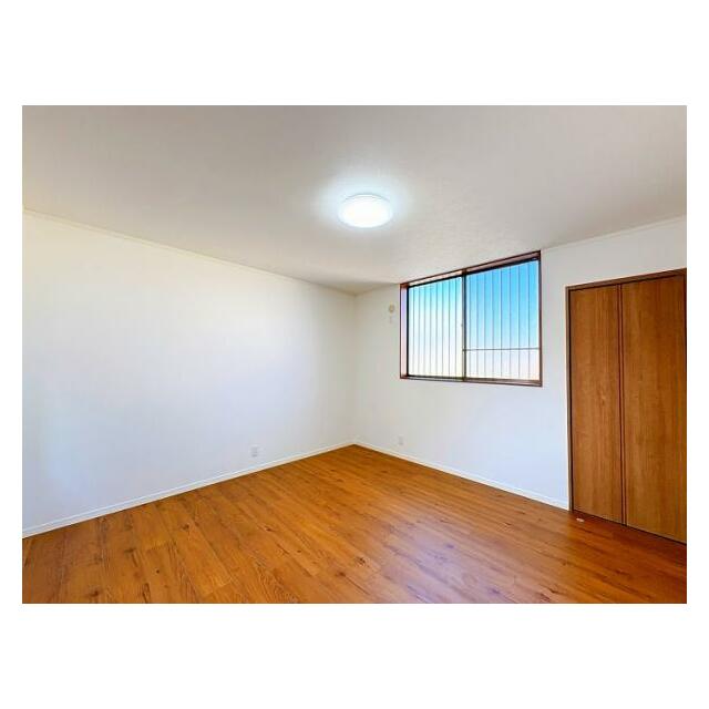 「洋室３」約8帖の広々としたお部屋です。