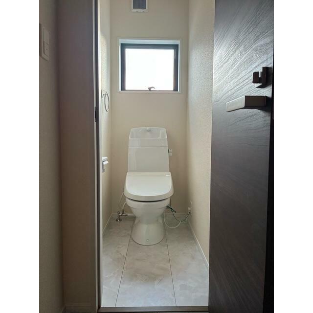 見落としなしで隅々チェック。トイレは家を映す鑑となります。（2号棟）