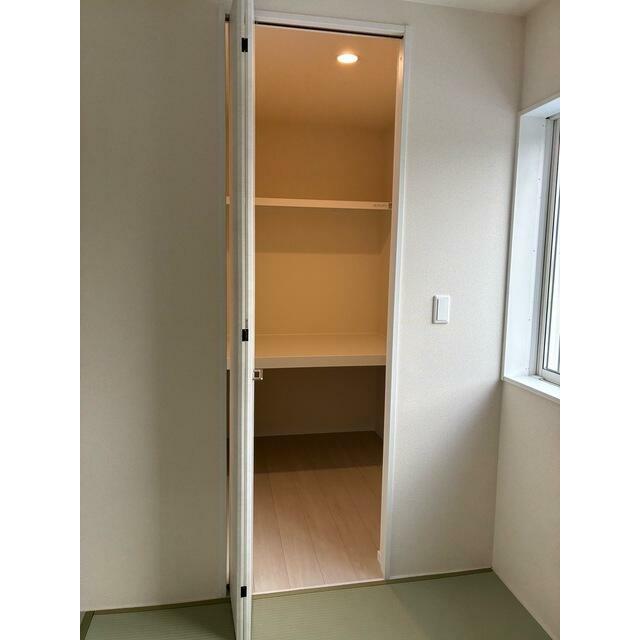 部屋をすっきりさせるのに欠かせない収納。まめに整理整頓したくなる！（1号棟）