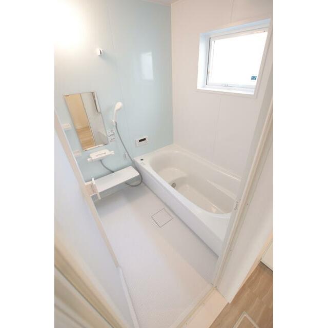 【参考写真】ゆったりとした広さのバスルームです♪