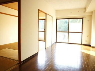※写真は同物件、反転タイプのお部屋