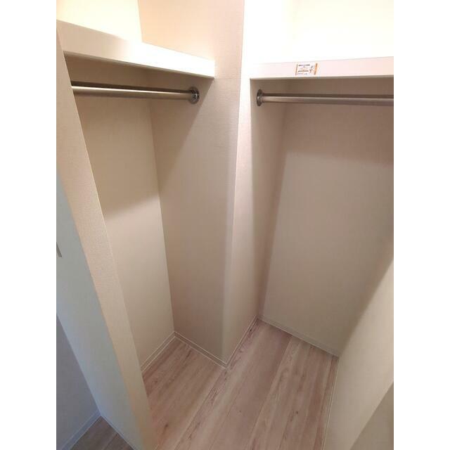 4.5帖洋室ウォークインクローゼット※別部屋参考写真です。