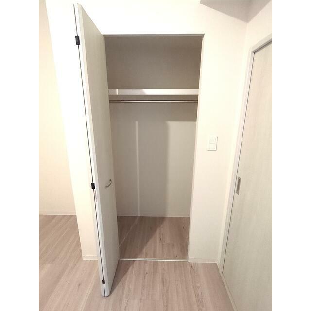 6.2帖洋室クローゼット※別部屋参考写真です。