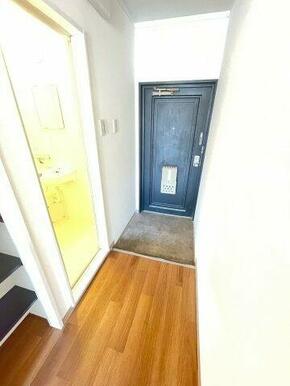 毎日通る玄関はこちらです