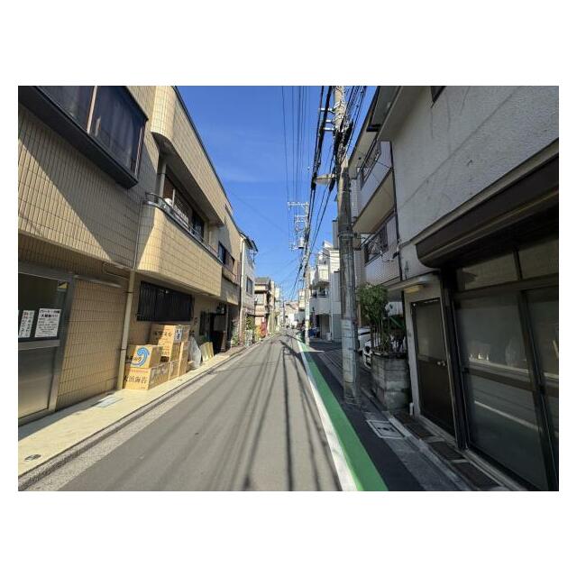前面道路は幅員約4.5mございます。