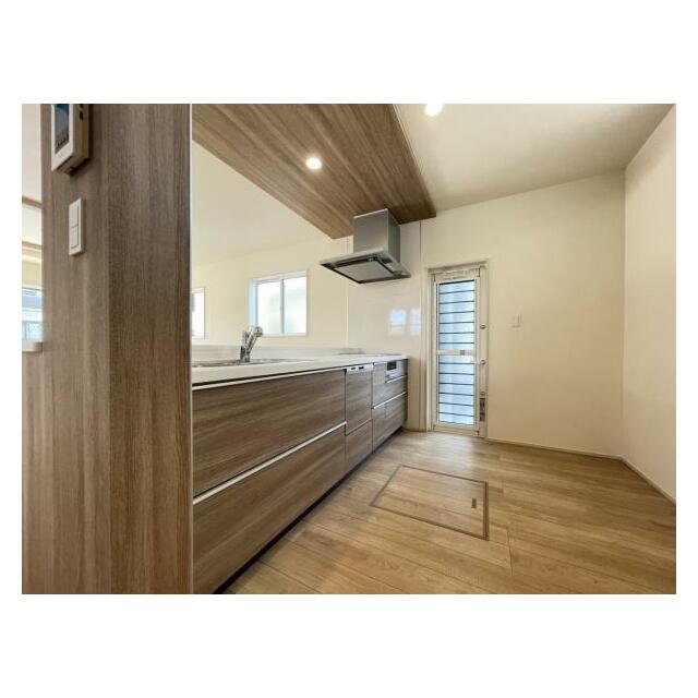 リビングの様子を見ながら家事ができるので小さなお子さまがいるご家庭も安心です＾＾