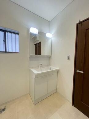 洗面台新品交換済み