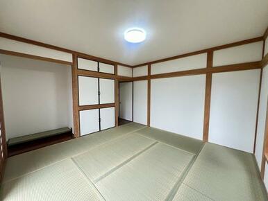 1階和室約8帖
