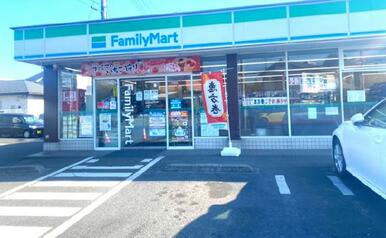 ファミリーマート岩槻本宿店