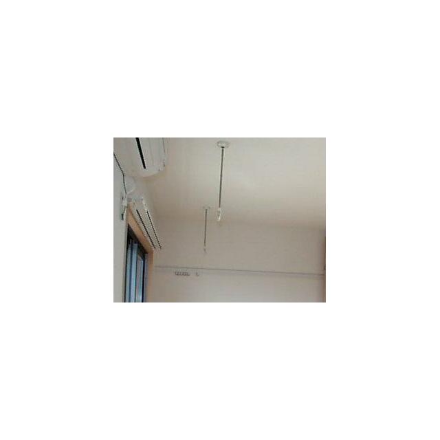 洋室８．３帖☆室内物干し有り！