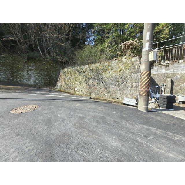 敷地内に水栓があり、一人キャンプや家庭菜園など使い方は様々です！