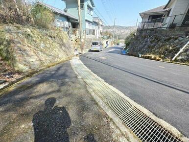 前面道路は約6.75ｍと広いです！