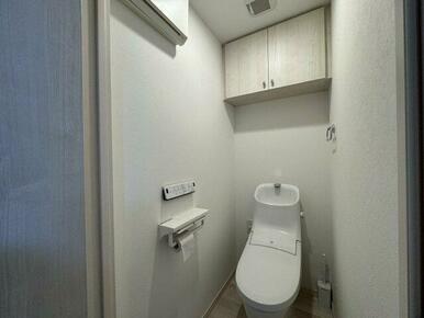 落ち着いた内装。トイレは家族が毎日使うプライベートな空間です。清潔であることはもちろん、使いやすく居