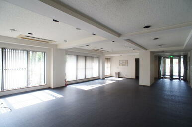 ひろびろとしたエントランス