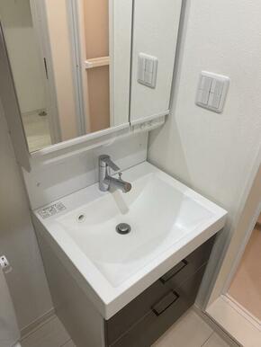 他の部屋の写真使用してます