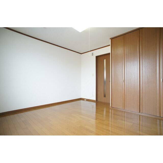 日当たり良好なお部屋！暖かな日差しが入ります♪