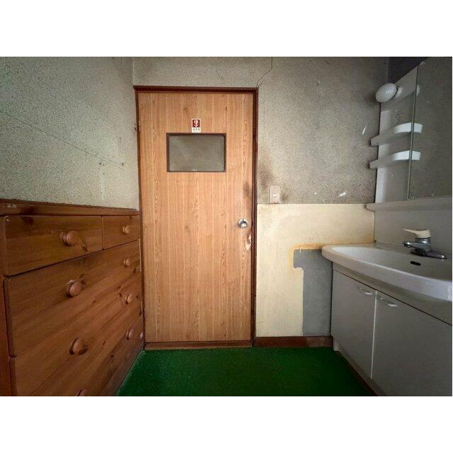 洗面所のドアです