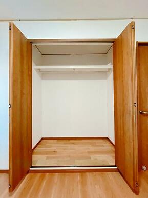 「2階北西側洋室」収納の中の写真です。