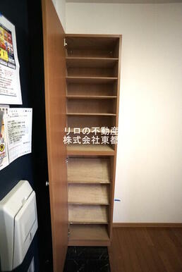 玄関には靴箱もあるのですっきりおさまりそうですね☆