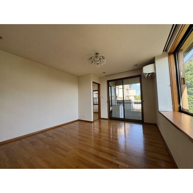 9.5帖の洋室です♪