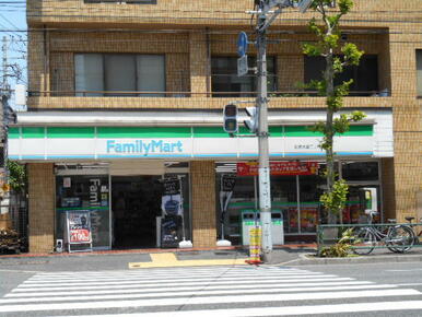 ファミリーマート鈴屋大島二丁目店