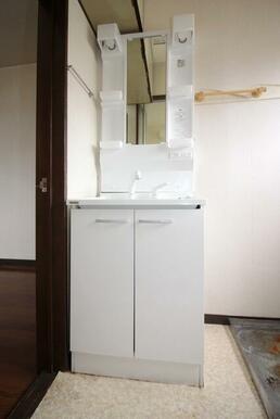 洗面化粧台シャンプードレッサー