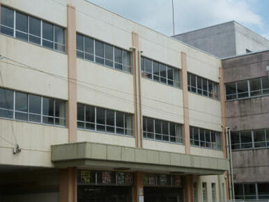 御幸小学校　544ｍ/徒歩7分、車2分